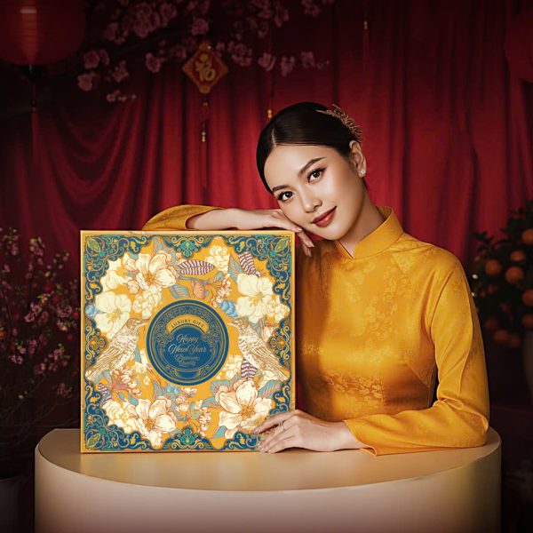 z7139453300046_b2a32a2e3866753b5f522a13d2b271c8 Hộp Quà Tết Niên Hoa Vàng
