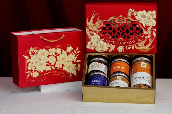 z7315264800546_5b03da9e1a32c4e44fadd0782f2220b8 Hộp đựng quà Tết Kim Sắc